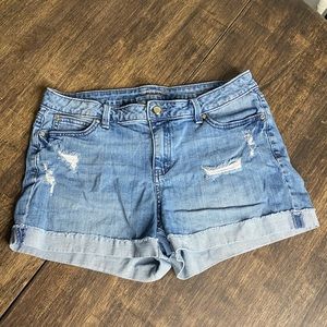 JLo Mid Rise Shorts Size 12